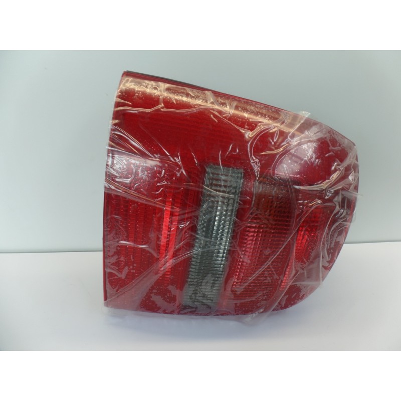 Feu Arrière VAG 8D9945111  Pièce d'origine oem