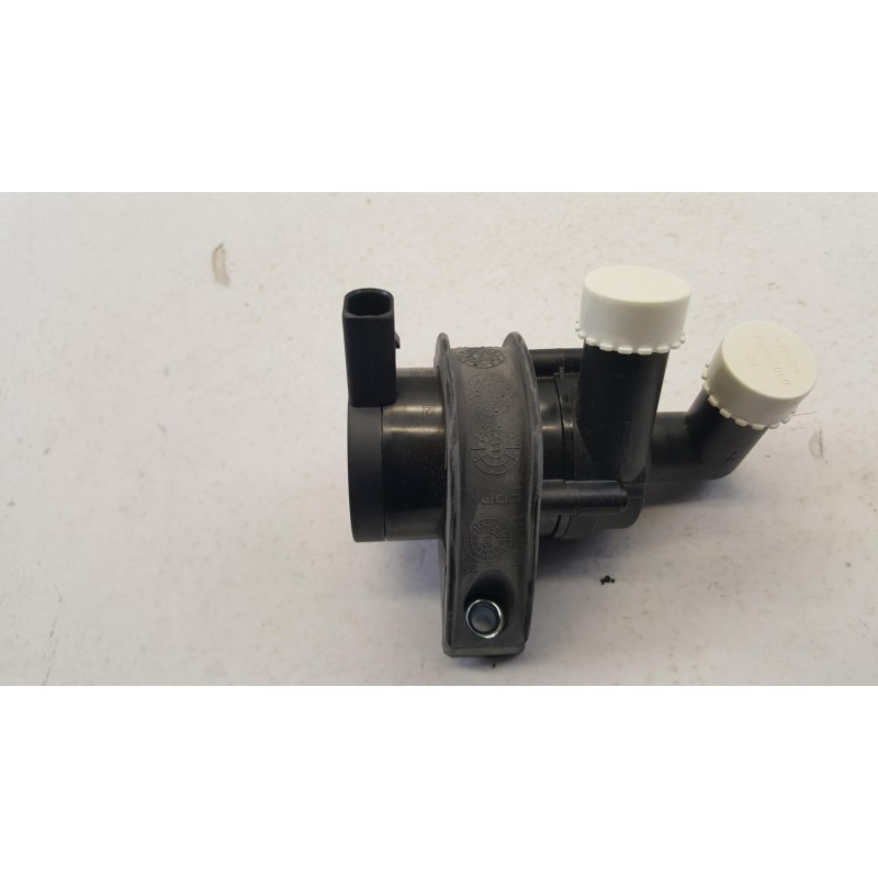 Pompe À Eau Supplémentaire VAG 07K965561  Pièce d'origine oem