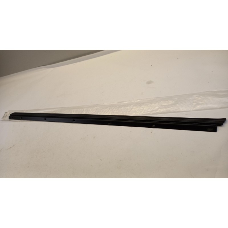 Joint Pour Porte-Fenêtre VAG 8N8837477A  Pièce d'origine oem