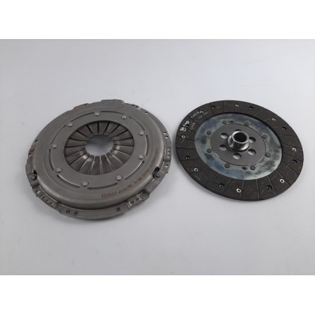 Kit D''Embrayage NISSAN C020502QVA Pièce d'origine oem Kit D''Embrayage NISSAN C020502QVA Pièce d'origine oem
