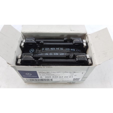 Plaquettes De Freins MERCEDES-BENZ A005420672041 005420672041 Pièce d'origine oem Plaquettes De Freins MERCEDES-BENZ A005420672041 005420672041 Pièce d'origine oem
