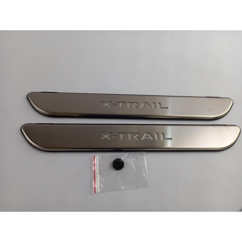 Ensemble De Garniture Pour Seuil NISSAN KE9676F540  Pièce d'origine oem