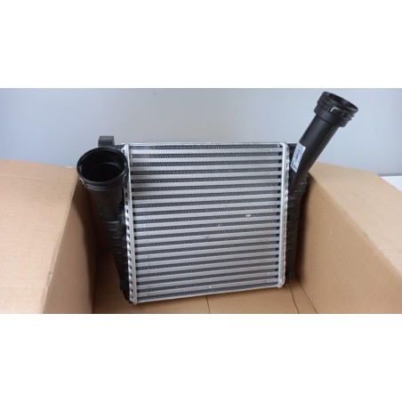 Intercooler De Turbocompresseur VAG 7P0145804A Pièce d'origine oem Intercooler De Turbocompresseur VAG 7P0145804A Pièce d'origine oem