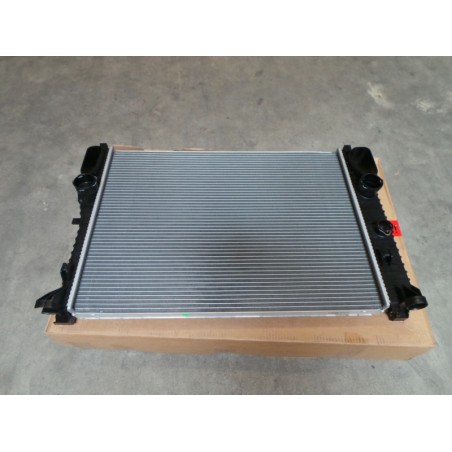Radiateur De Refroidissement Du Moteur MERCEDES-BENZ A2115003102 2115003102 Pièce d'origine oem