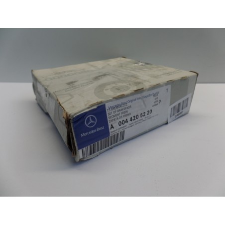 Plaquettes De Freins MERCEDES-BENZ A0044205220 0044205220 Pièce d'origine oem Plaquettes De Freins MERCEDES-BENZ A0044205220 0044205220 Pièce d'origine oem