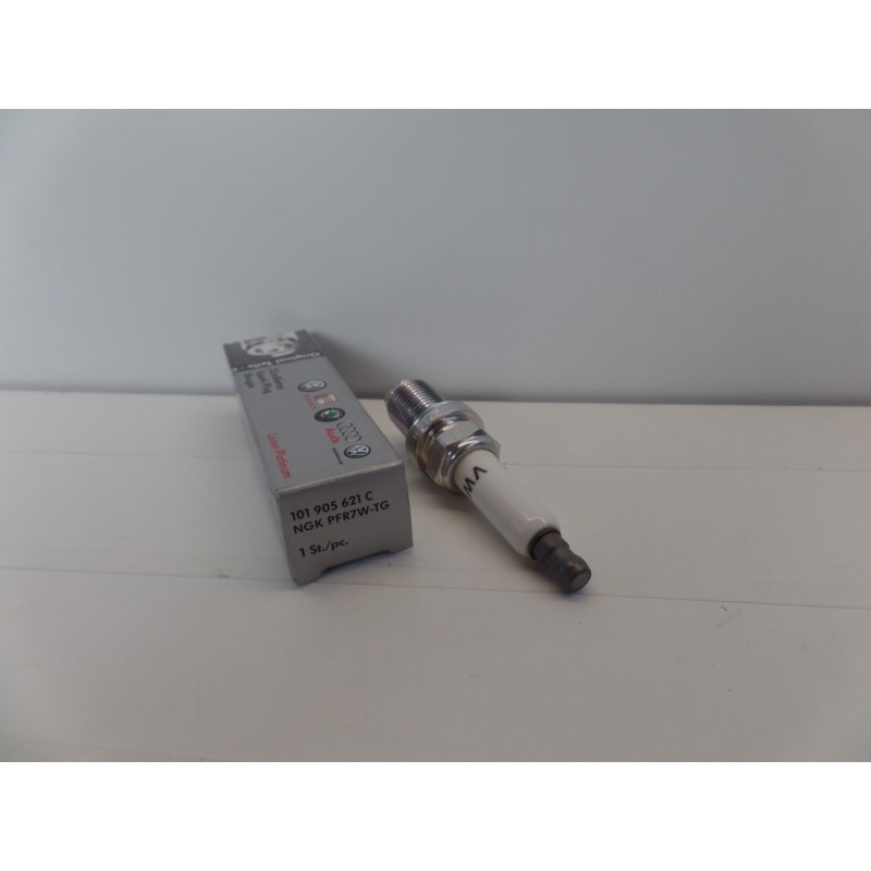 Bougie VAG 101905621C  Pièce d'origine oem