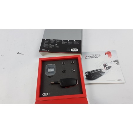 Carte SD VAG 8R0063827K Pièce d'origine oem Carte SD VAG 8R0063827K Pièce d'origine oem