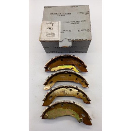 Mâchoires De Frein PEUGEOT/CITROEN 4241E5  Pièce d'origine oem