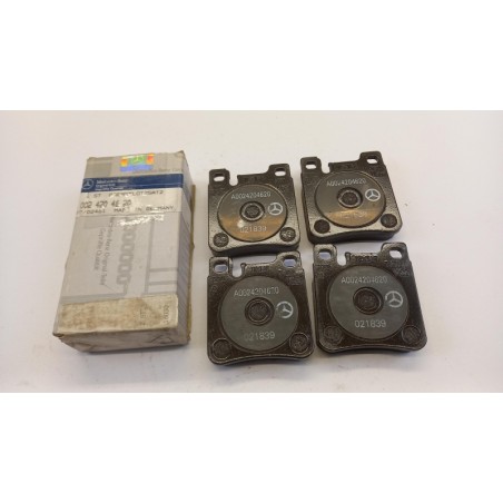 Plaquettes De Freins MERCEDES-BENZ A0024204620 0024204620 Pièce d'origine oem Plaquettes De Freins MERCEDES-BENZ A0024204620 0024204620 Pièce d'origine oem