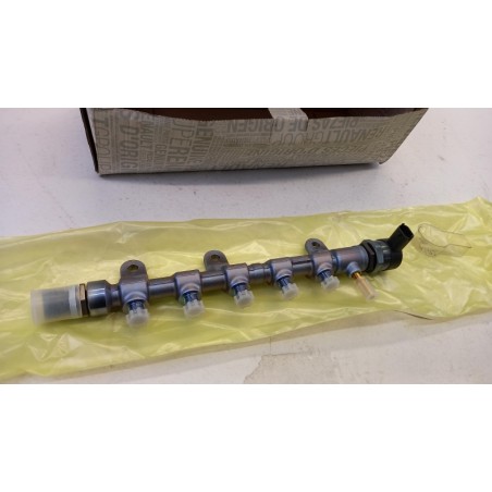 Tube De Distributeur De Carburant RENAULT 175217750R  Pièce d'origine oem