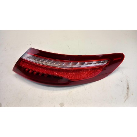 Feu Arrière MERCEDES-BENZ A2389066601 2389066601 Pièce d'origine oem Feu Arrière MERCEDES-BENZ A2389066601 2389066601 Pièce d'origine oem