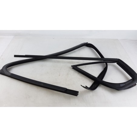 Joint Pour Porte-Fenêtre RENAULT 7701208318 Pièce d'origine oem Joint Pour Porte-Fenêtre RENAULT 7701208318 Pièce d'origine oem