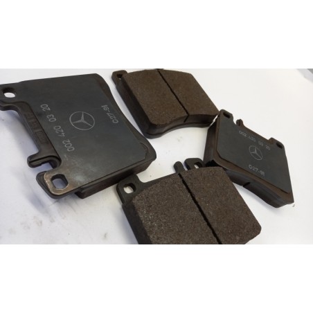 Plaquettes De Freins MERCEDES-BENZ A0024200320 0024200320 Pièce d'origine oem Plaquettes De Freins MERCEDES-BENZ A0024200320 0024200320 Pièce d'origine oem