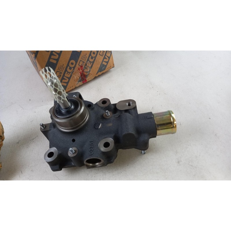 Pompe À Eau IVECO 500362859  Pièce d'origine oem