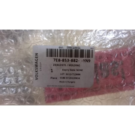 Garniture Pour Seuil VAG 7E8853882YN9 Pièce d'origine oem Garniture Pour Seuil VAG 7E8853882YN9 Pièce d'origine oem