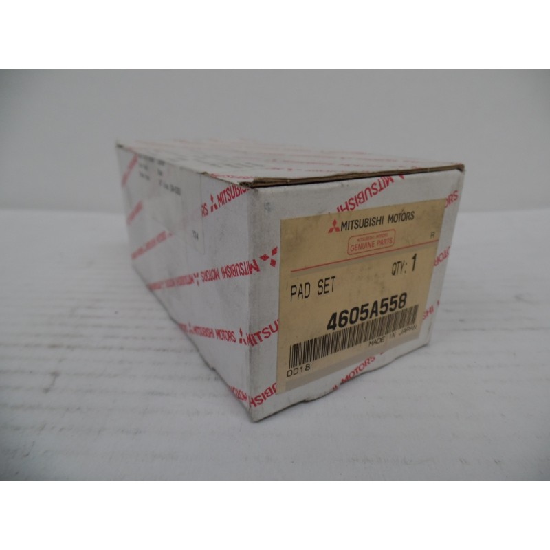 Plaquettes De Freins MITSUBISHI 4605A558  Pièce d'origine oem