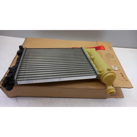 Radiateur De Refroidissement Du Moteur PEUGEOT/CITROEN 1301SQ Pièce d'origine oem Radiateur De Refroidissement Du Moteur PEUGEOT/CITROEN 1301SQ Pièce d'origine oem