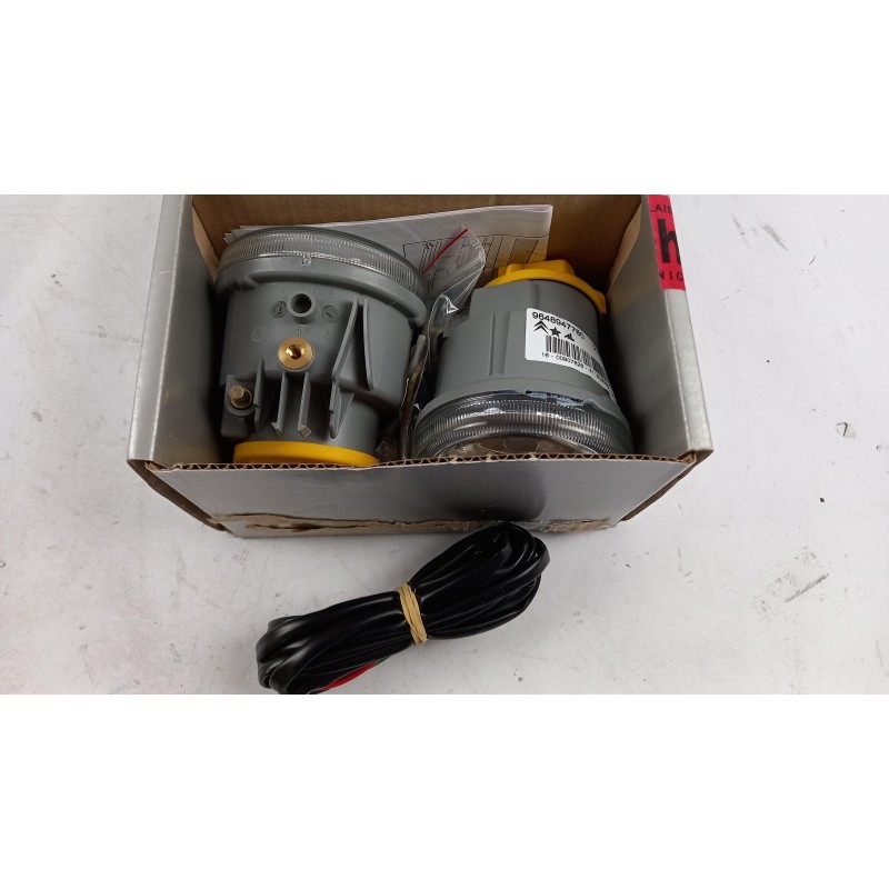 Jeu De Phares Antibrouillard PEUGEOT/CITROEN 948235  Pièce d'origine oem