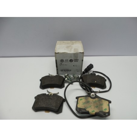 Plaquettes De Freins VAG 8D0698451A Pièce d'origine oem Plaquettes De Freins VAG 8D0698451A Pièce d'origine oem