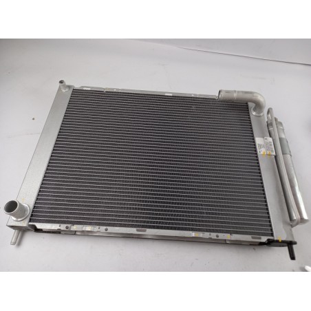 Radiateur De Refroidissement Du Moteur NISSAN 21400BC40C Pièce d'origine oem Radiateur De Refroidissement Du Moteur NISSAN 21400BC40C Pièce d'origine oem