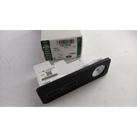 Prise USB/AUX LAND ROVER LR070583 Pièce d'origine oem Prise USB/AUX LAND ROVER LR070583 Pièce d'origine oem