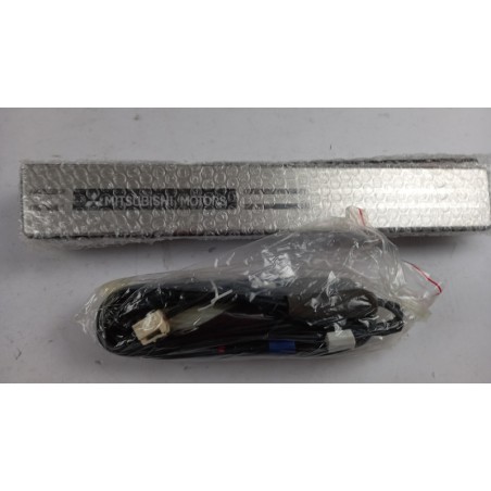 Ensemble De Garniture Pour Seuil MITSUBISHI MZ590877EX Pièce d'origine oem Ensemble De Garniture Pour Seuil MITSUBISHI MZ590877EX Pièce d'origine oem