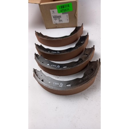 Mâchoires De Frein Pour Frein De Stationnement PEUGEOT/CITROEN 4241K9 Pièce d'origine oem Mâchoires De Frein Pour Frein De Stationnement PEUGEOT/CITROEN 4241K9 Pièce d'origine oem