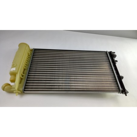 Radiateur De Refroidissement Du Moteur PEUGEOT/CITROEN 1301TH Pièce d'origine oem Radiateur De Refroidissement Du Moteur PEUGEOT/CITROEN 1301TH Pièce d'origine oem