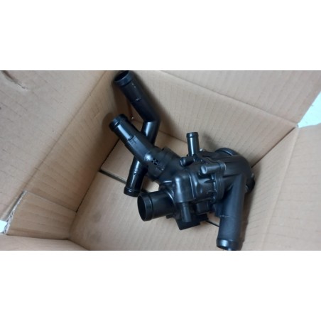 Boîtier De Thermostat MERCEDES-BENZ A2702000715 2702000715 Pièce d'origine oem Boîtier De Thermostat MERCEDES-BENZ A2702000715 2702000715 Pièce d'origine oem
