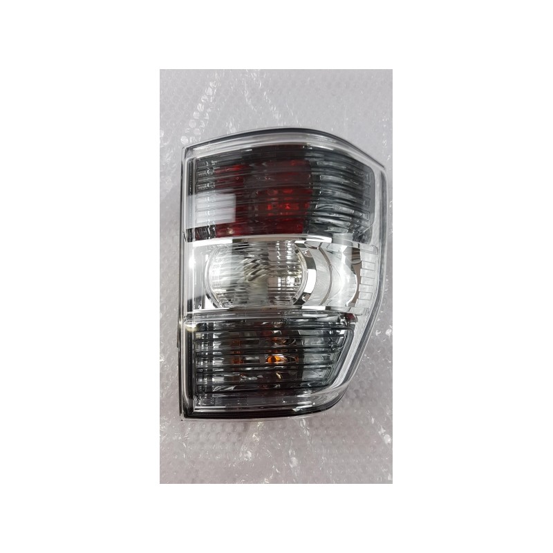 Feu Arrière MITSUBISHI 8330A565  Pièce d'origine oem