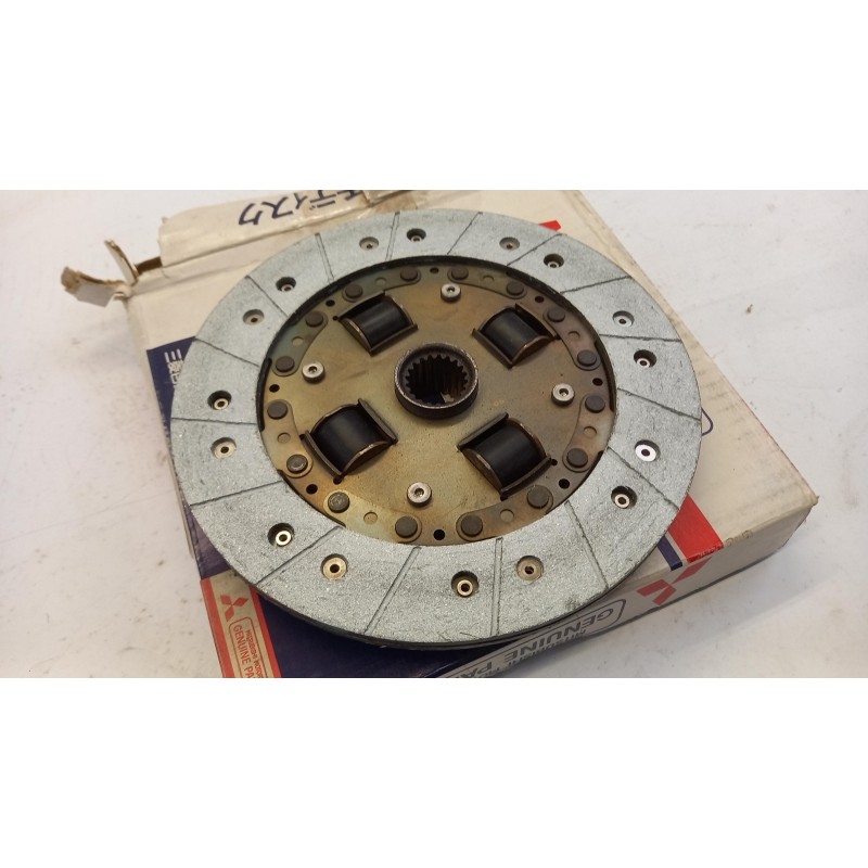 Disque D''Embrayage MITSUBISHI MD742680  Pièce d'origine oem