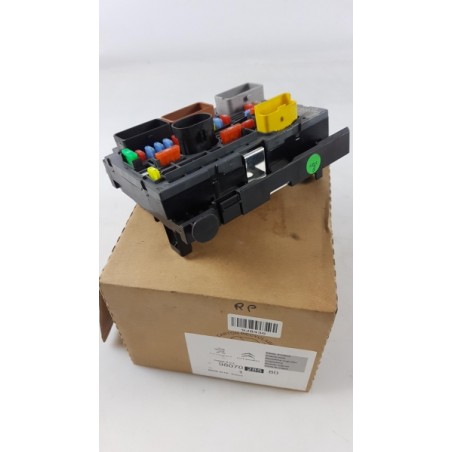 Boîte À Fusibles PEUGEOT/CITROEN 9807028580 Pièce d'origine oem Boîte À Fusibles PEUGEOT/CITROEN 9807028580 Pièce d'origine oem