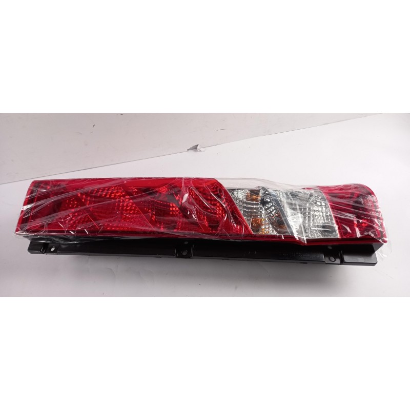 Feu Arrière IVECO 5801523221  Pièce d'origine oem