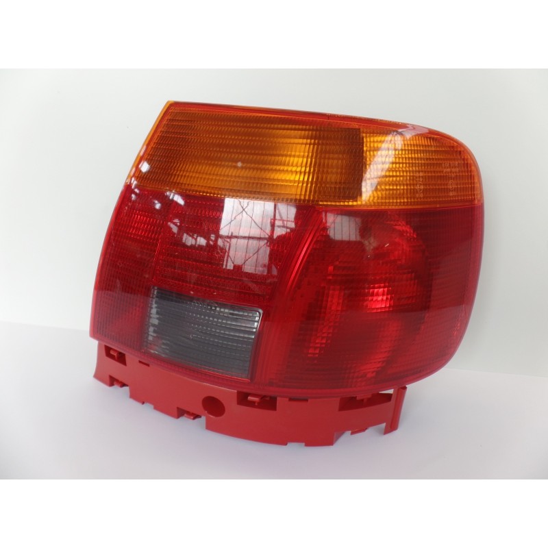 Feu Arrière VAG 8D0945112A  Pièce d'origine oem