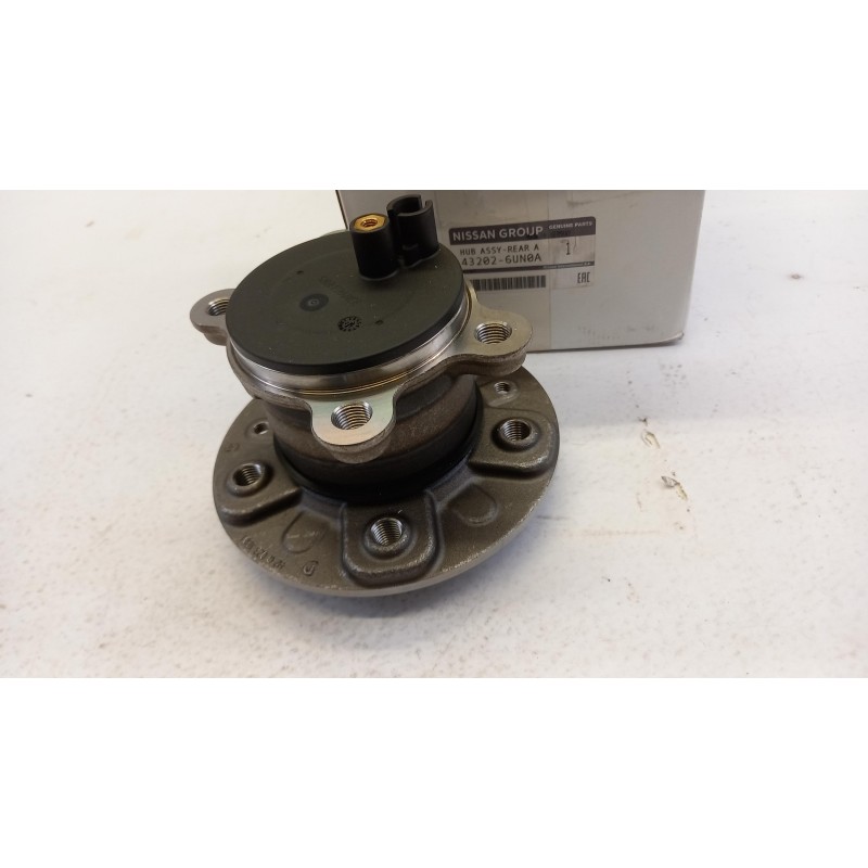 Moyeu De Roue NISSAN 432026UN0A  Pièce d'origine oem
