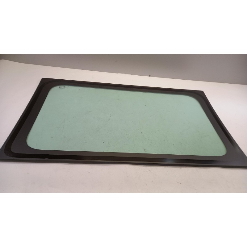 Fenêtre Latérale RENAULT 833406987R  Pièce d'origine oem