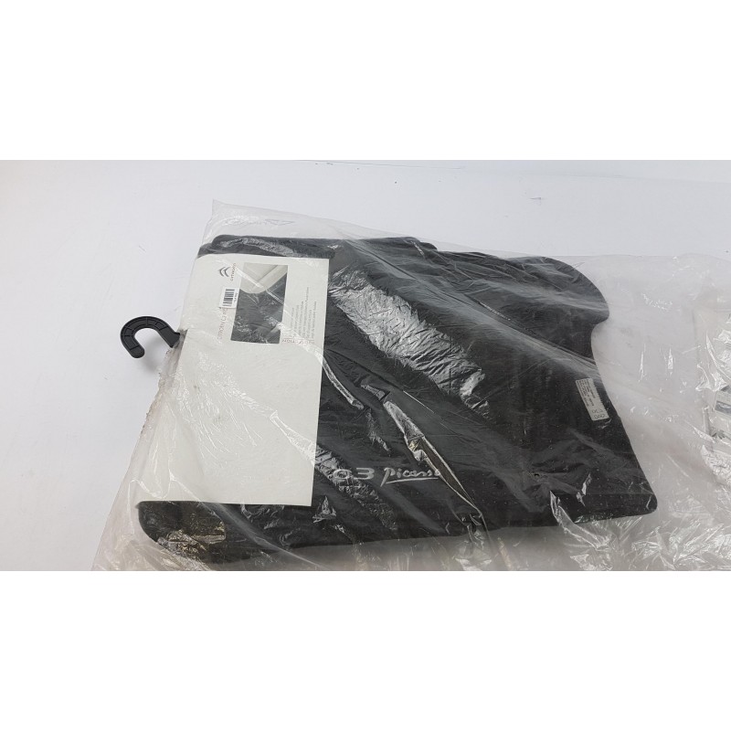 Ensemble De Tapis De Sol PEUGEOT/CITROEN 1609944380  Pièce d'origine oem