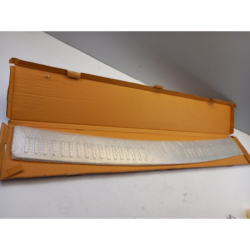 Seuil De Coffre LAND ROVER LR005037  Pièce d'origine oem