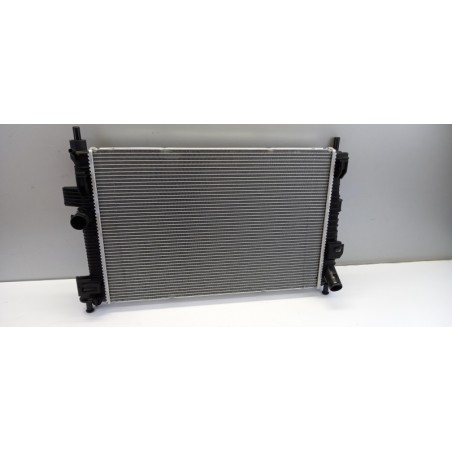 Radiateur De Refroidissement Du Moteur FORD 1684912 8V618005CA Pièce d'origine oem Radiateur De Refroidissement Du Moteur FORD 1684912 8V618005CA Pièce d'origine oem