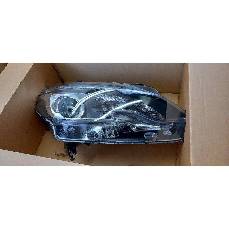 Phare PEUGEOT/CITROEN 9825313680  Pièce d'origine oem