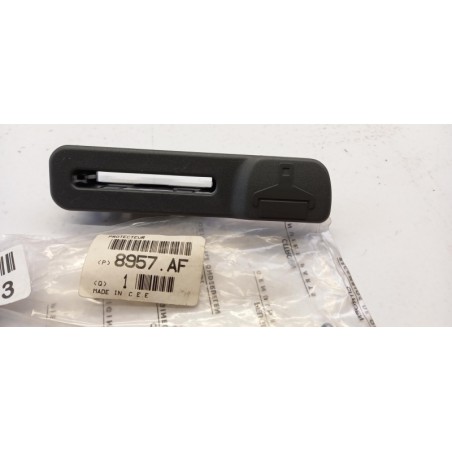 Couvercle PEUGEOT/CITROEN 8957AF  Pièce d'origine oem