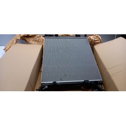 Radiateur De Refroidissement Du Moteur NISSAN 214104EB0B  Pièce d'origine oem