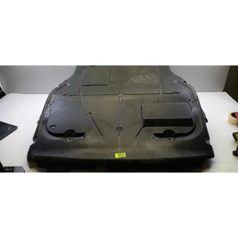 Insonoristaion Du Compartiment Moteur VAG 7E0805685A  Pièce d'origine oem