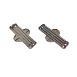 Front seat belt and retractor upper plate