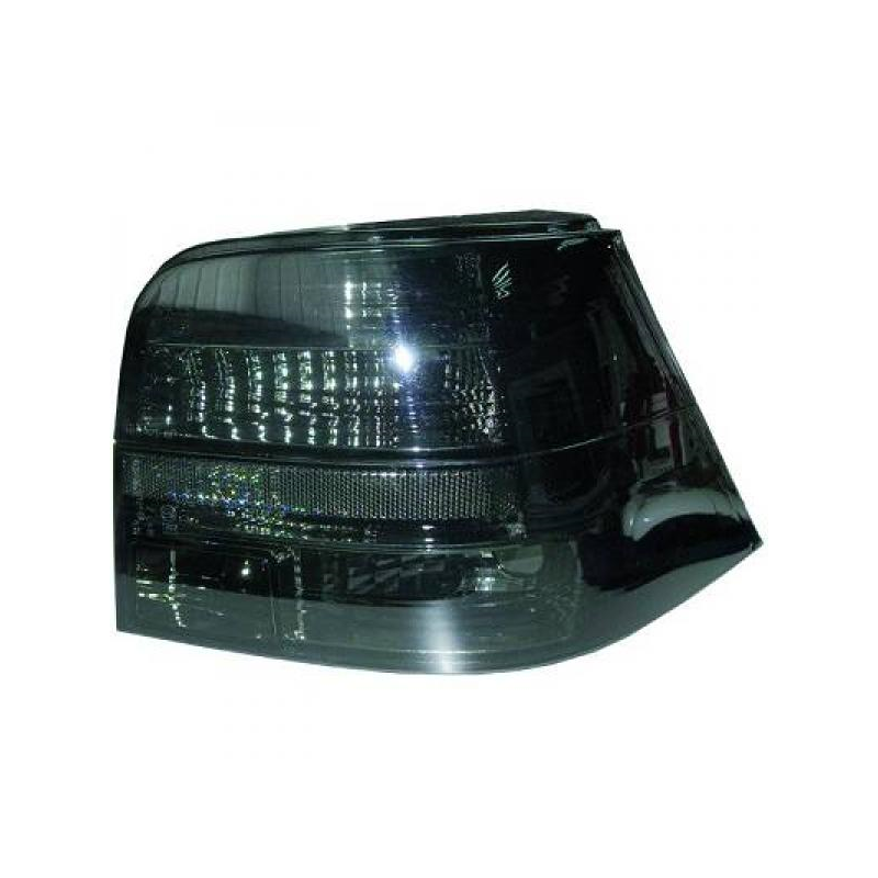 Feux arrière design noir , Volkswagen Golf 4-portes