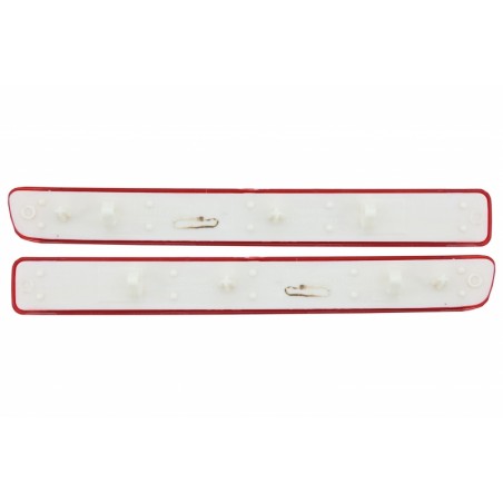Rear Bumper Reflectors suitable for Range Rover Sport L320 Facelift (2010-2013) Land Rover Discovery 3 & 4 Rear Bumper Reflectors suitable for Range Rover Sport L320 Facelift (2010-2013) Land Rover Discovery 3 & 4