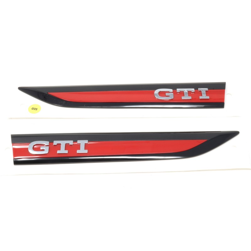 Emblèmes latéral VW Golf 8 GTI chrome noir et rouge 5H0853688JSP / 5H0853688AJSP Emblèmes latéral VW Golf 8 GTI chrome noir et rouge 5H0853688JSP / 5H0853688AJSP