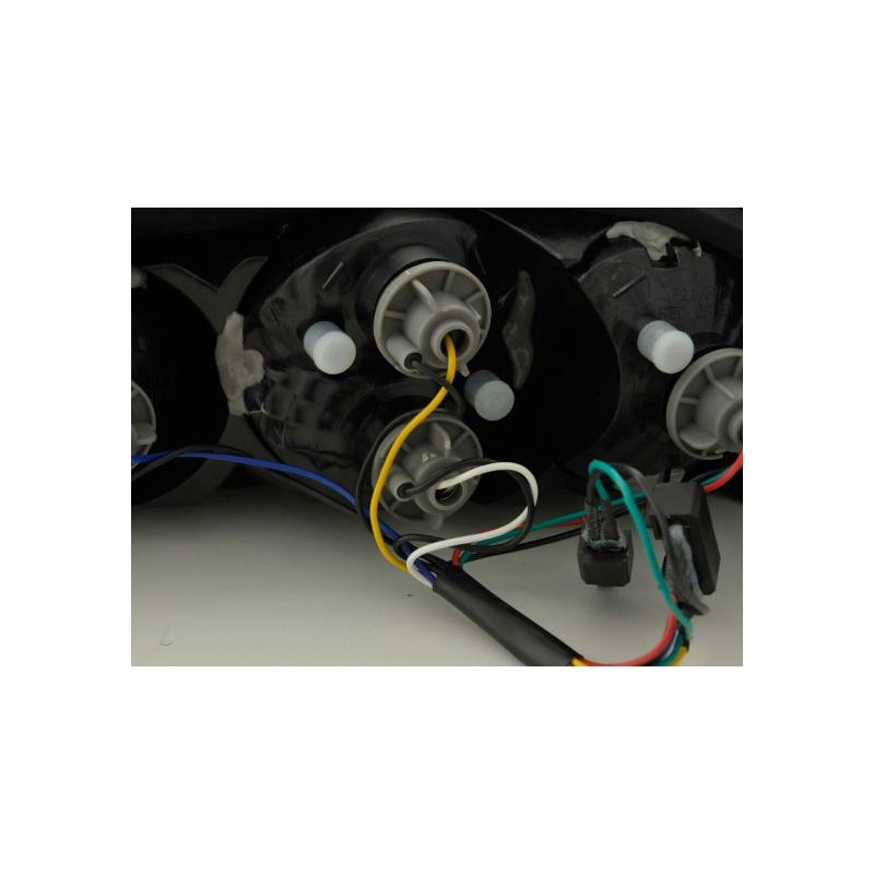 Jeu de feux arrière Peugeot 306 2 portes. Type 7 *** 97-01 noir