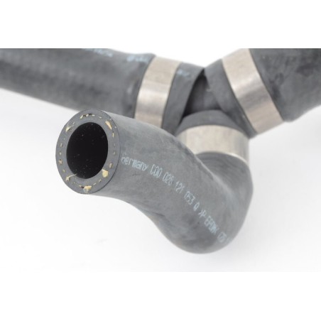 Tuyau de refroidisseur d'huile - Pièces d'origine VW/Audi 028121053Q Tuyau de refroidisseur d'huile - Pièces d'origine VW/Audi 028121053Q