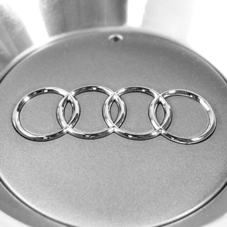Cache de centre de roue en alliage - Pièces d'origine Audi 8H0601165A7ZJ Cache de centre de roue en alliage - Pièces d'origine Audi 8H0601165A7ZJ